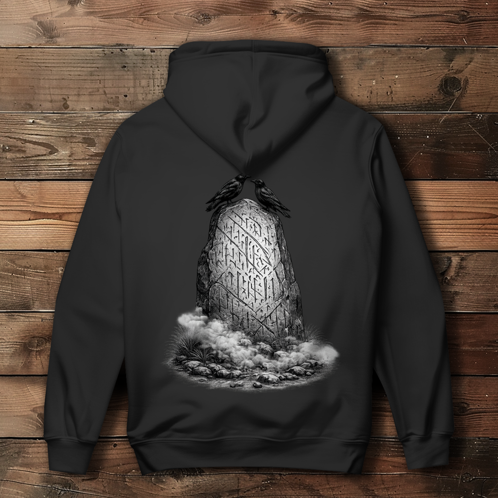 Damen Hoodie Raben und Runenstein im Nebel