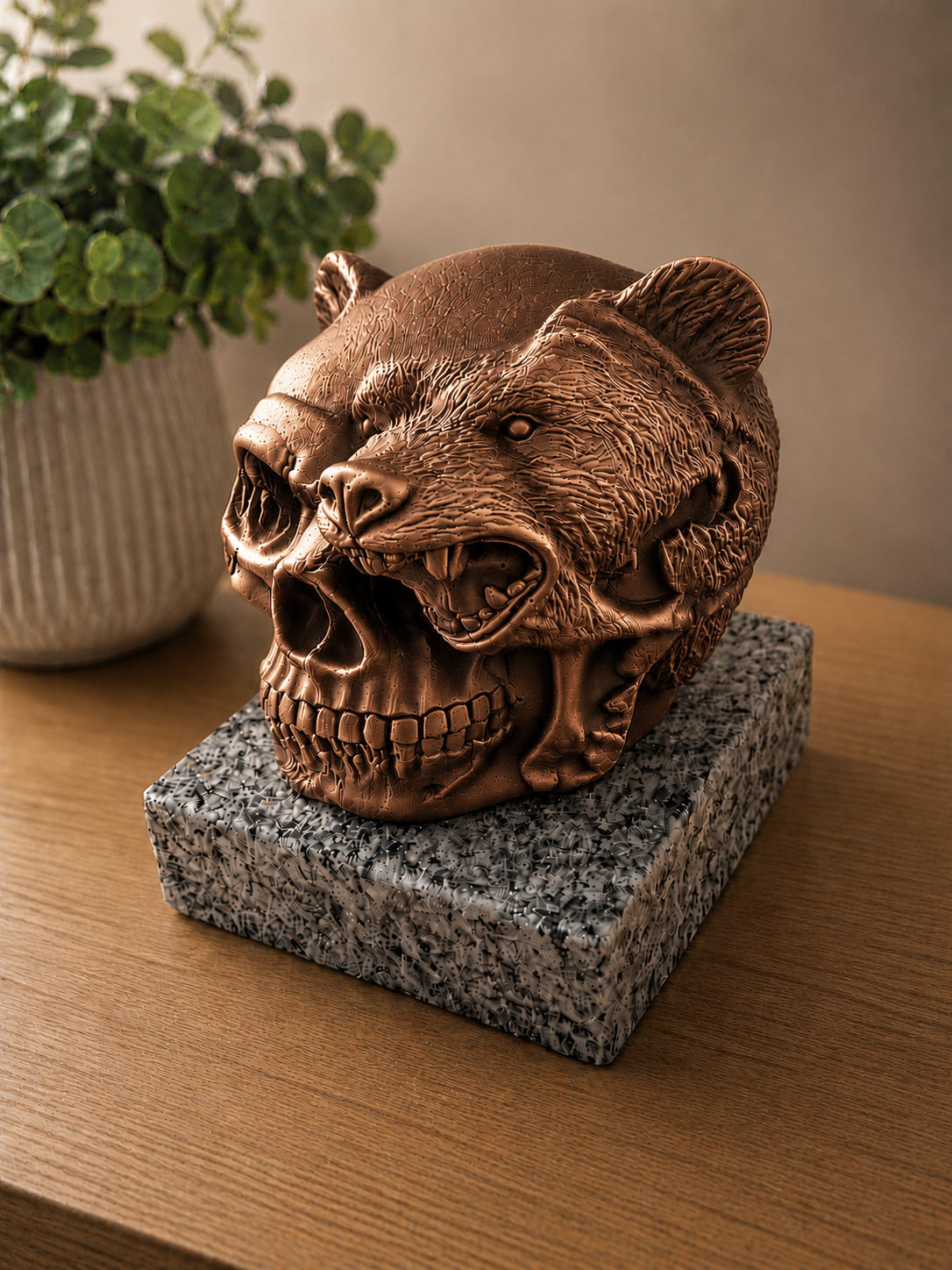 Handgefertigte Figur in Keramikoptik – Bär & Totenkopf auf Stein