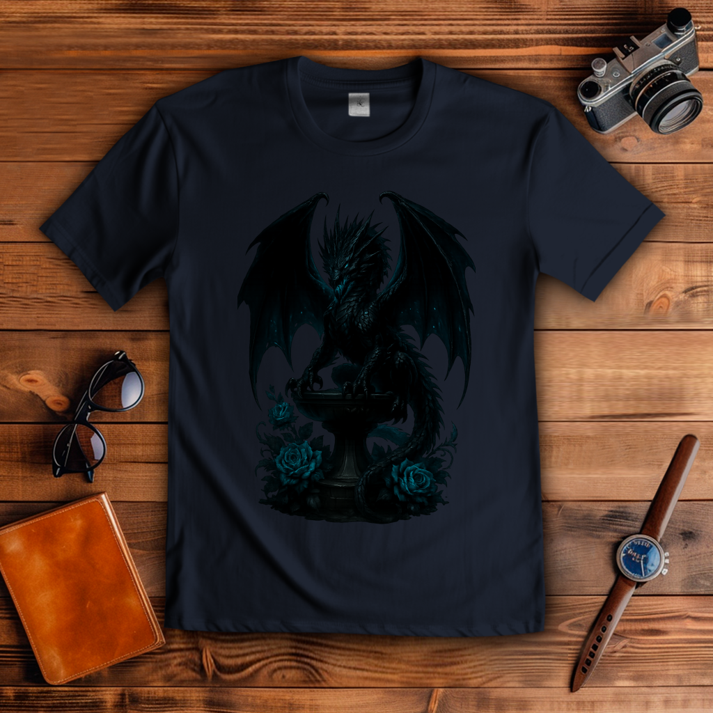 Herren T-Shirt Drache schwarz böse auf Podest türkis gehalten