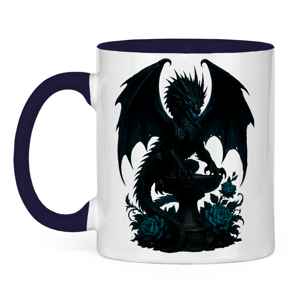 Tasse zweifarbig Drache schwarz böse auf Podest türkis gehalten