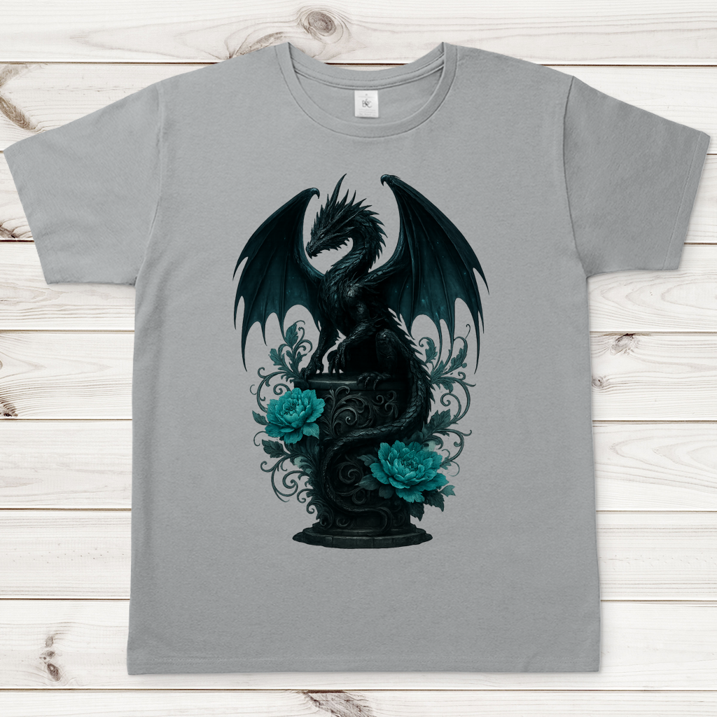 Herren T-Shirt Drache schwarz elegant auf Podest türkis gehalten