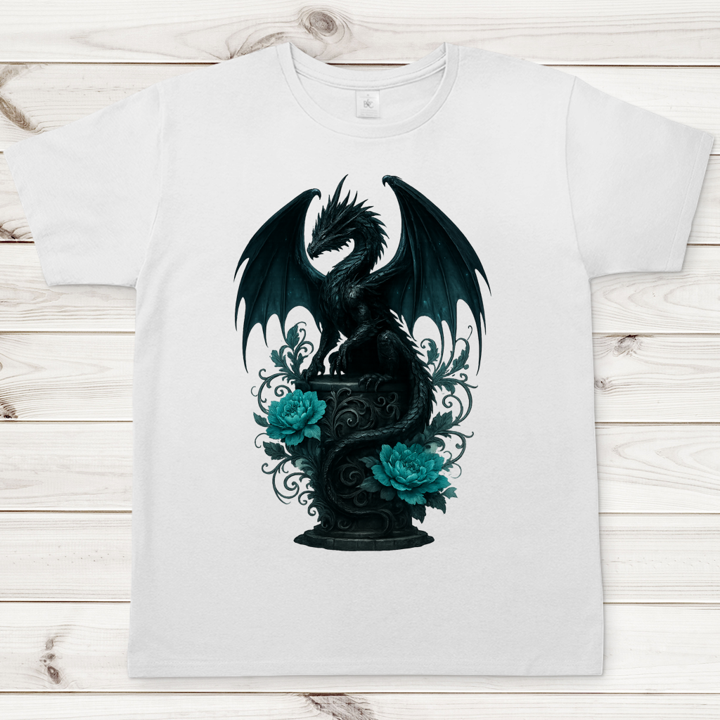 Herren T-Shirt Drache schwarz elegant auf Podest türkis gehalten