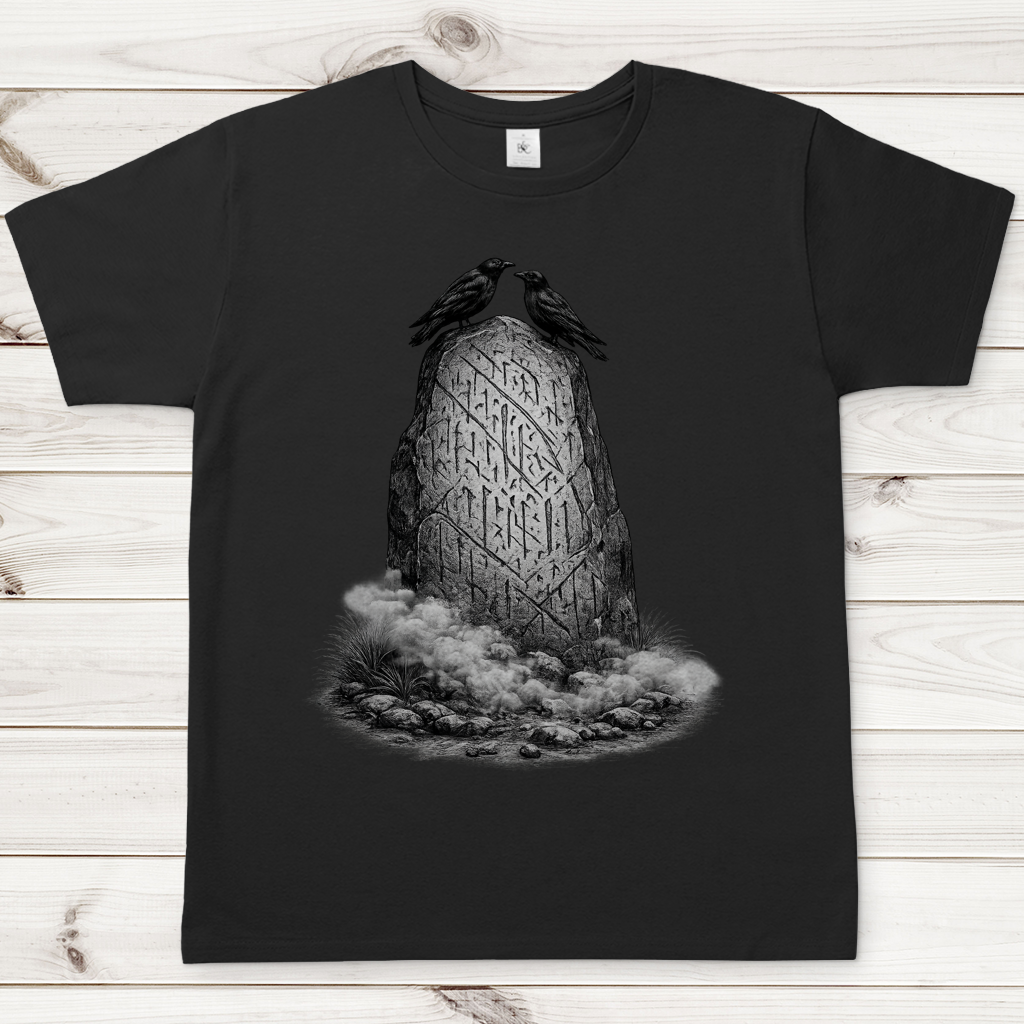Herren T-Shirt Raben und Runenstein im Nebel