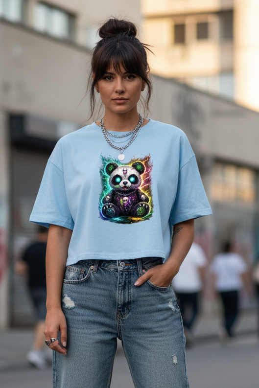 Damen Oversize Crop Top Dämonischer Panda mit leuchtenden Pentagrammen