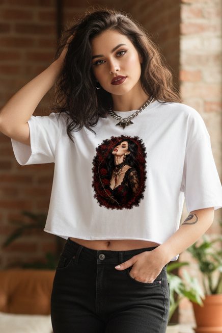Damen Oversize Crop Top Dunkle Schönheit im Rosenkranz