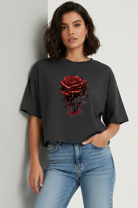 Damen Oversize Crop Top Blutige Rose im Dunkeln
