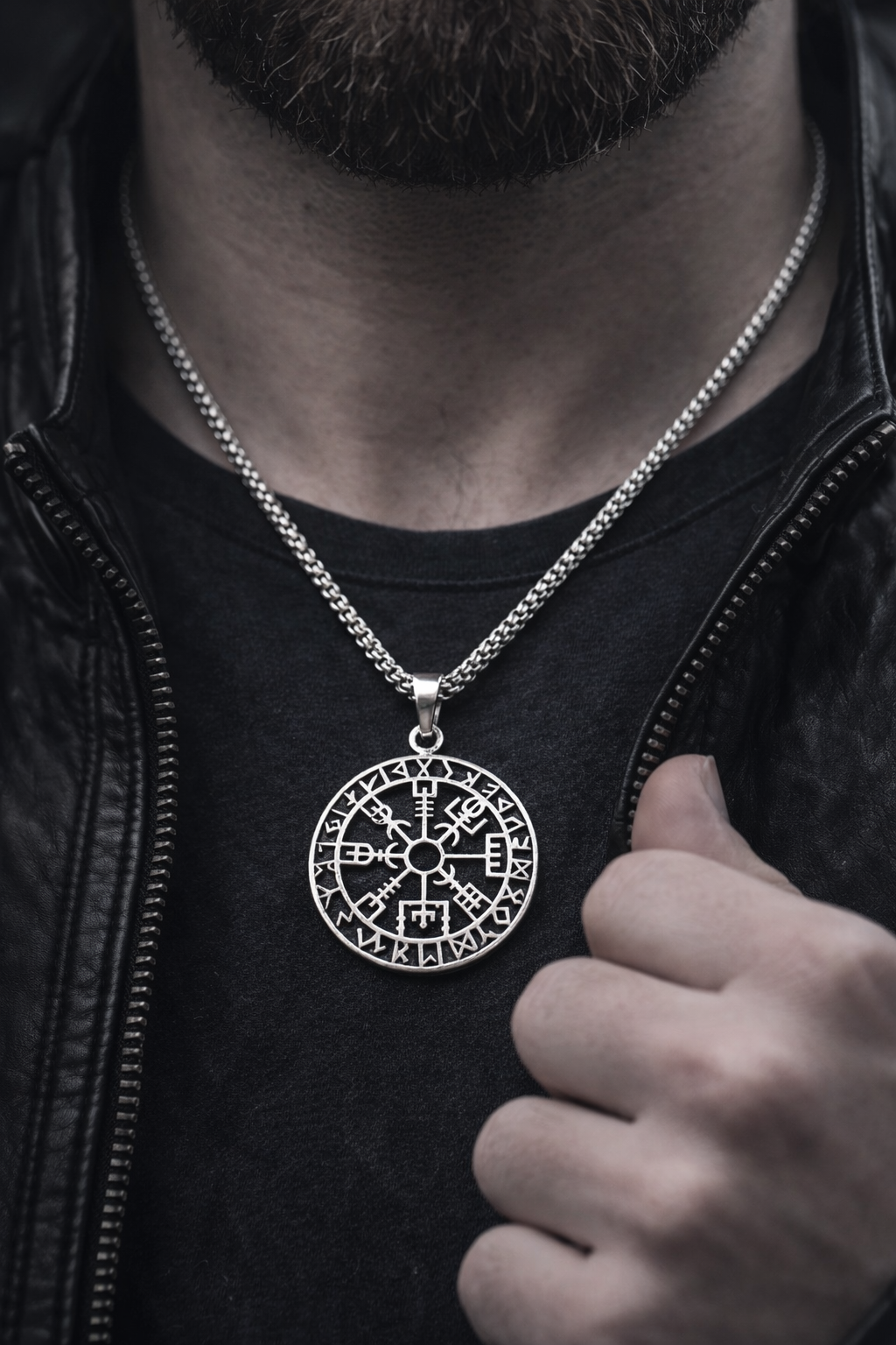 ⚔️ Vegvisir Halskette – Nordischer Kompass der Wikinger ⚔️