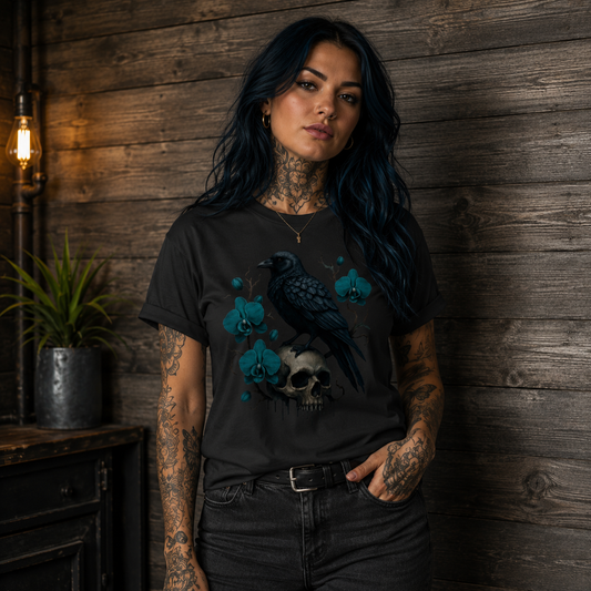 Damen T-Shirt Rabe auf Schädel mit türkisen Orchideen