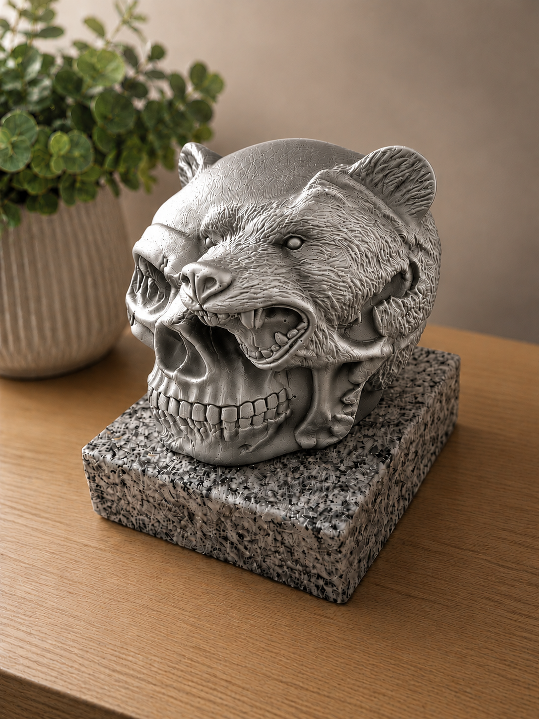 Handgefertigte Figur in Keramikoptik – Bär & Totenkopf auf Stein