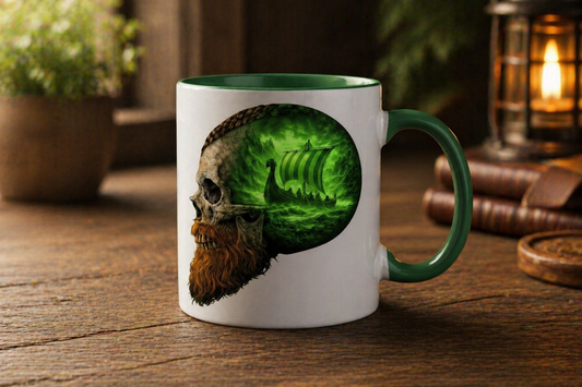 Tasse zweifarbig Vikinger im Schädelmeer grün
