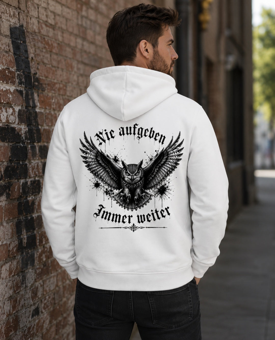 Unisex Zipper Hoodie Kämpfender Kauz im schwarzen Grunge-Stil